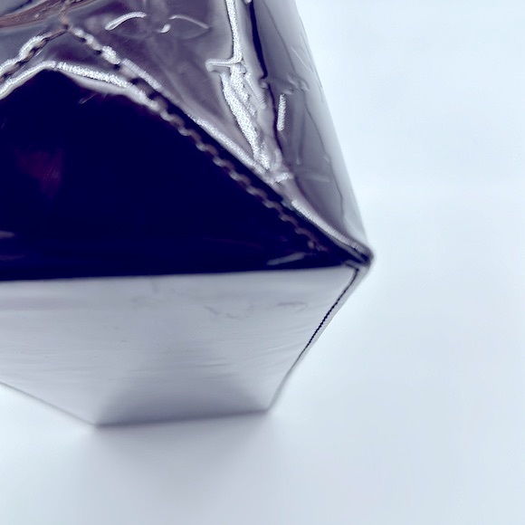 Authenticated LOUIS VUITTON Wilshire Monogram Vernis - Picture 8 of 17